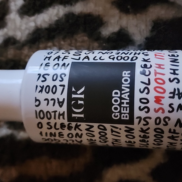 IGK GOOD BEHAVIOR 4IN1 PREP SPRAY AND SPIRULINA SMOOTHING BALM - Picture 9 of 16